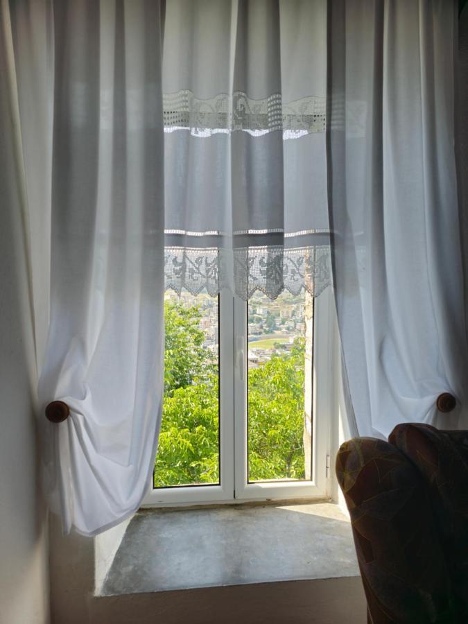 Traditional House Shapllo Gjirokaster Bagian luar foto